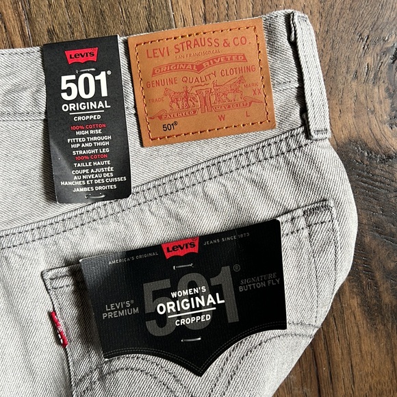 Levi’s Premium 501 Women’s Original Cropped Jean - Picture 11 of 14